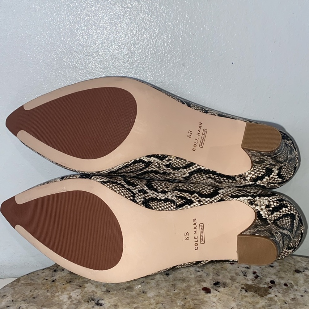 Cole Haan Snake Skin Embossed Leather Pointed Toe Square Heel Pumps Size 8 NWOB - Picture 14 of 16